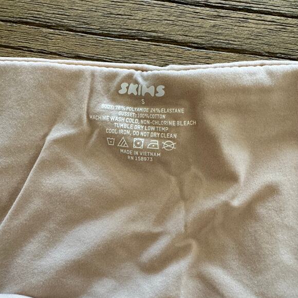 SKIMS White and Black Bandeau Bras - Picture 2 of 4